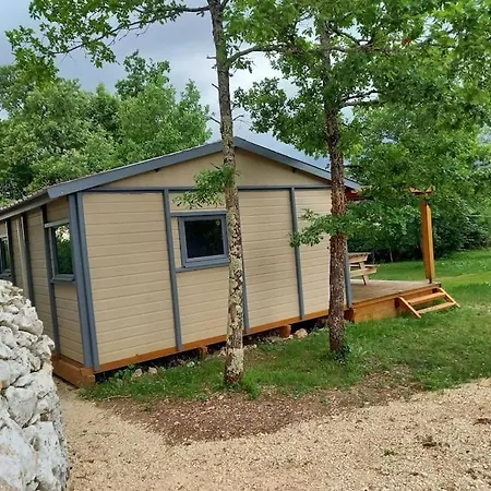 5 Personnes Vallee Du Lot Chalet *